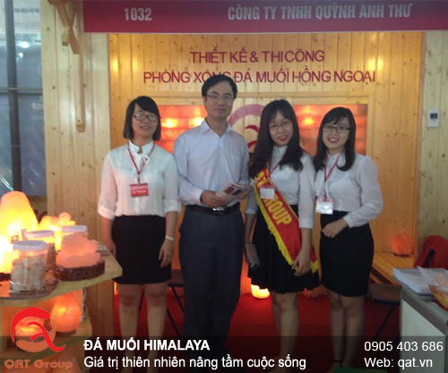Khách hàng quan tâm phòng xông đá muối tại VietBuild 2015