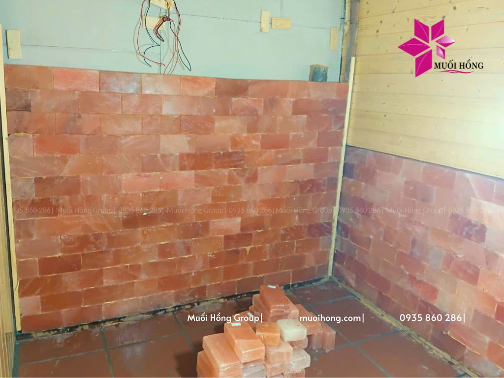 Lắp đặt spa đ&aacute; muối hồng ngoại