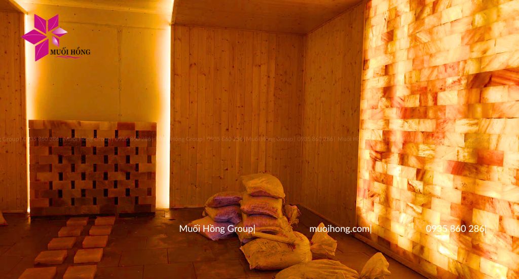 Thi c&ocirc;ng spa đ&aacute; muối hồng ngoại