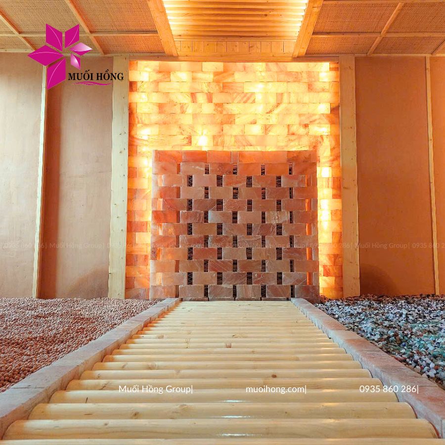 Thi c&ocirc;ng spa đ&aacute; muối hồng ngoại