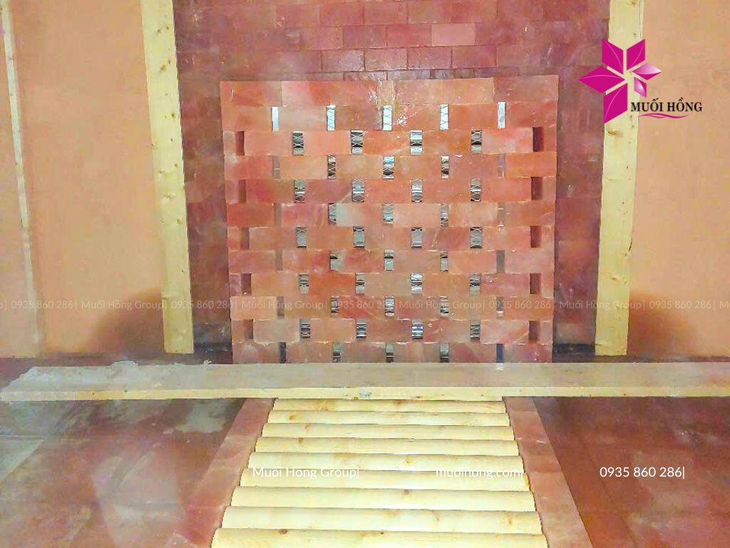 Thi c&ocirc;ng lắp đặt ph&ograve;ng x&ocirc;ng hơi hồng ngoại